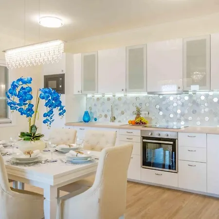 Mf Lux Penthouse *